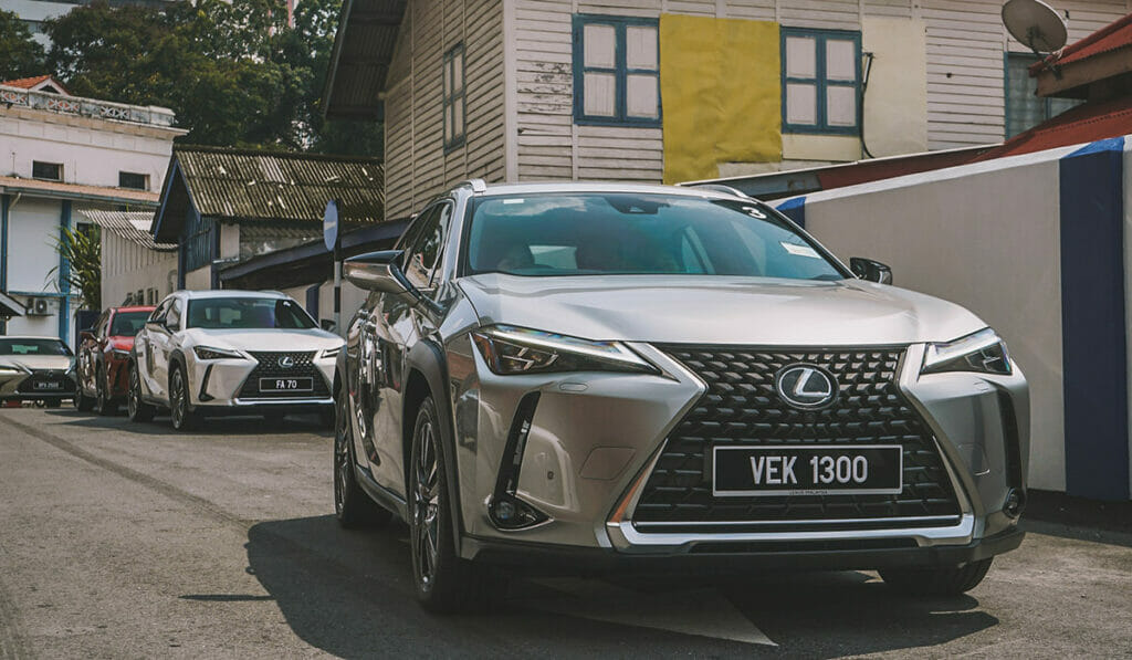 The New Lexus UX200 Is A Compact SUV That Combines Style and Sportiness