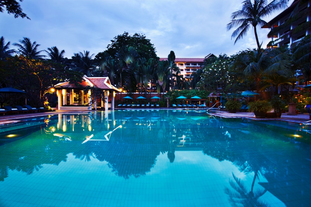 batch_Anantara_Riverside_Bangkok_Resort_Pool_View_Large_Outdoor_Swimming_Pool